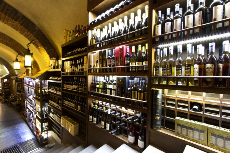 vente-ARTIGNOSC SUR VERDON-min_world_street_travel_shop_canon_georgia_wine_bottles-429767